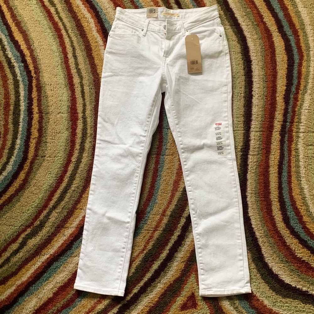 Levi’s jeans brand new with tags!